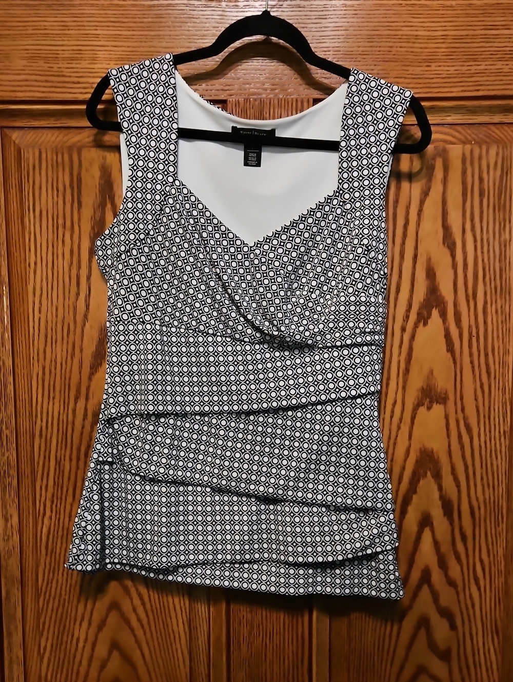 White House Black Market Black and White Geometric Sleeveless Blouse